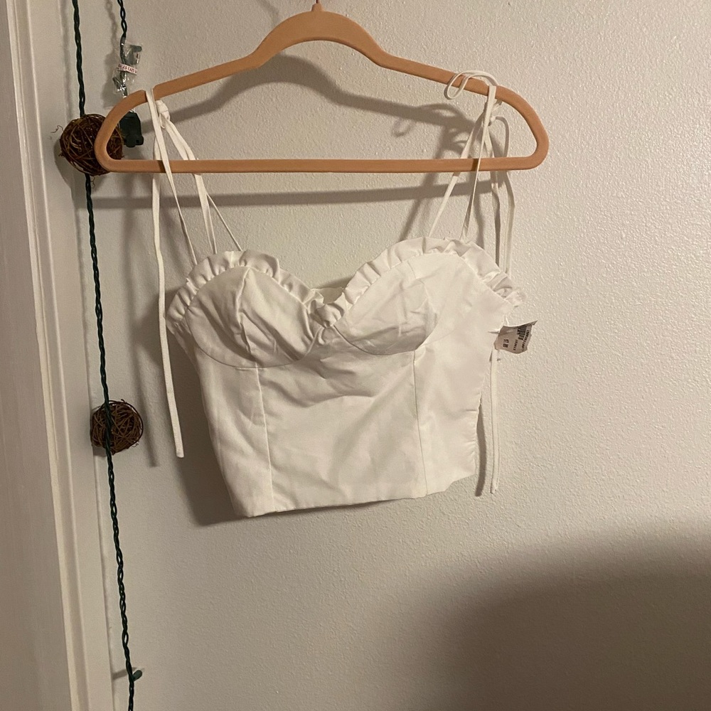 Shein white crop top!! Size small.